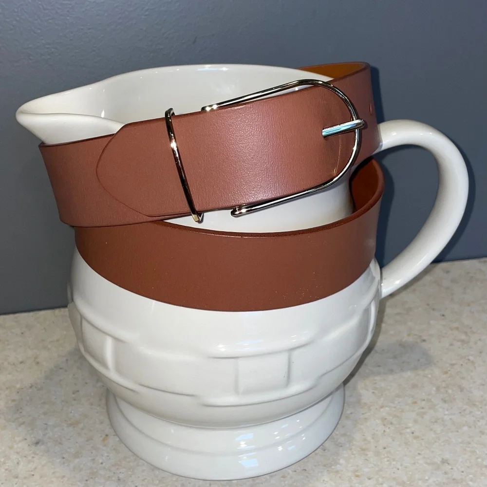 AERIE Genuine Leather Belt Delicate Gold Buckle Tan Brown Classic Preppy Medium